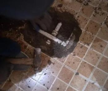 阆中卫生间漏水维修公司为您分享下卫生间渗水如何处理及注意事项